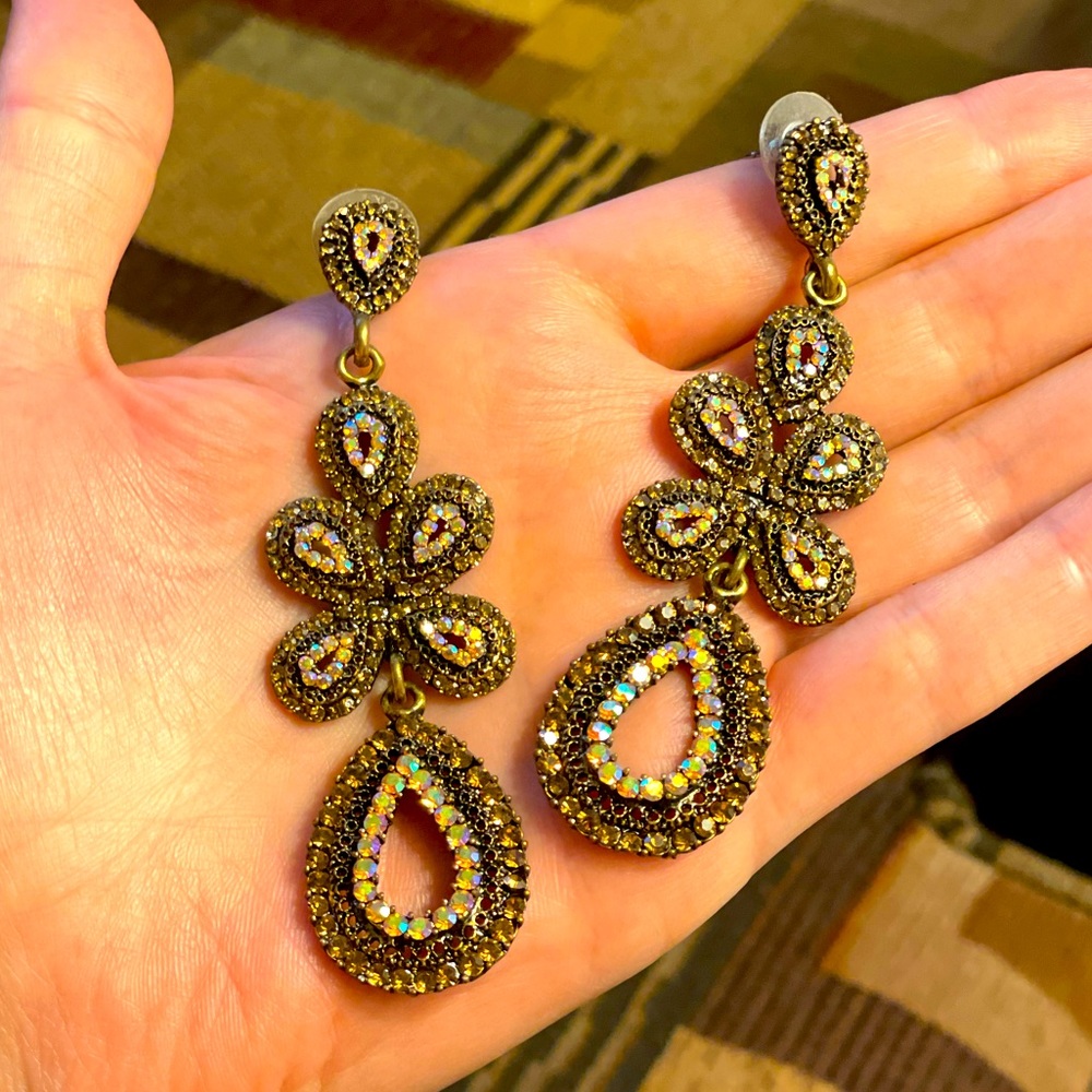 Fashion jewelry hanging earrings